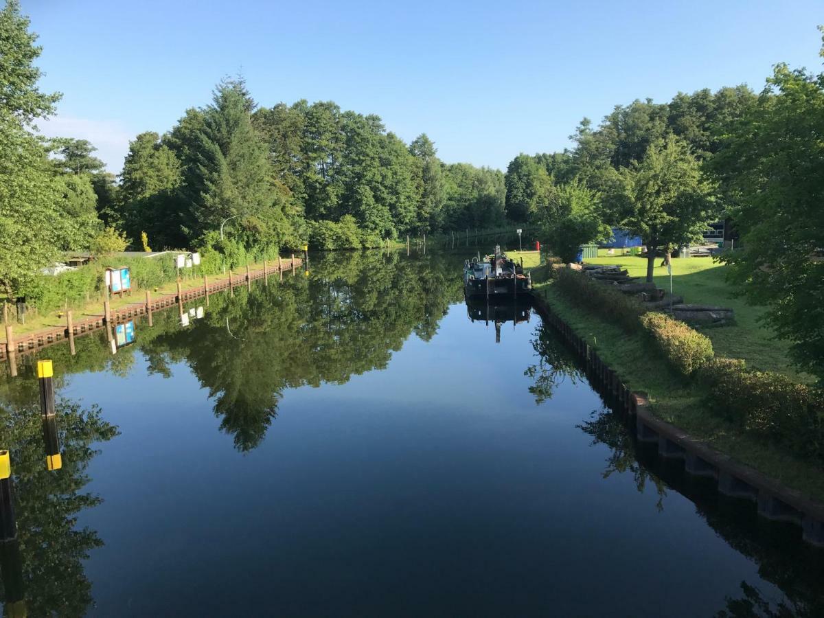 Ferienhaus Im Fischersteig Wustrow  エクステリア 写真