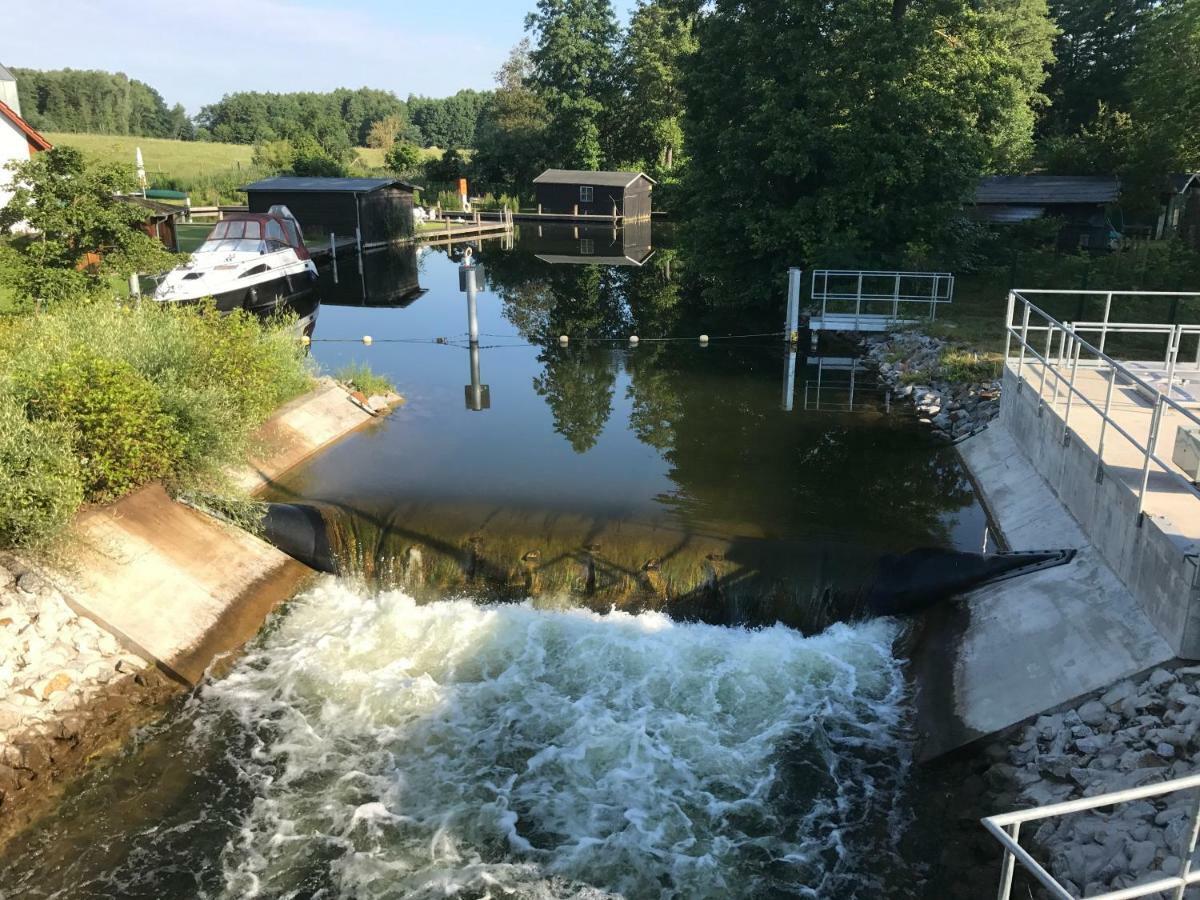 Ferienhaus Im Fischersteig Wustrow  エクステリア 写真